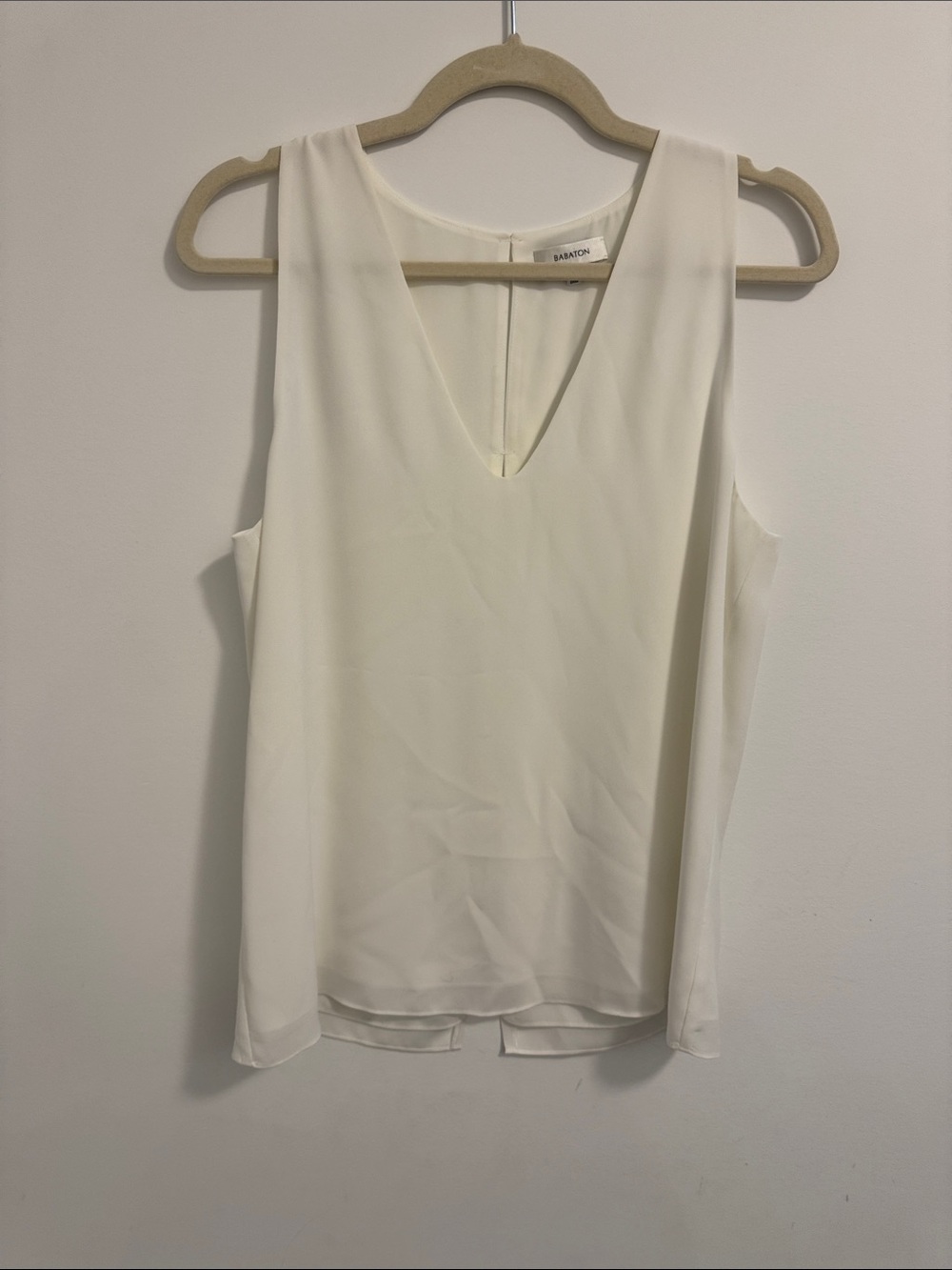 Babaton Ivory V-Neck Sleeveless Camisole